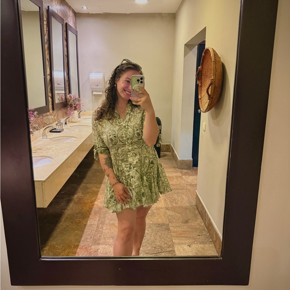 Meet the Posher 💕 Blythe Haney! - Picture 5 of 6